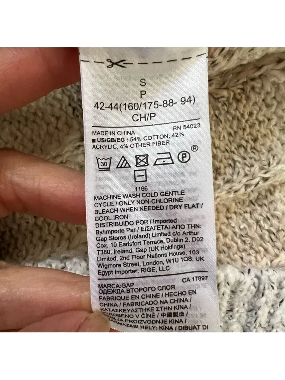 GAP cream tan